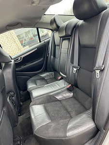 VOLVO S60 (11 foto / 11)