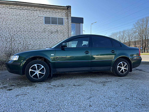 VOLKSWAGEN PASSAT (4 foto / 11)