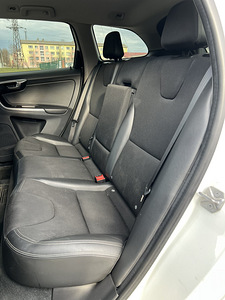 VOLVO XC60 (11 фото из 11)