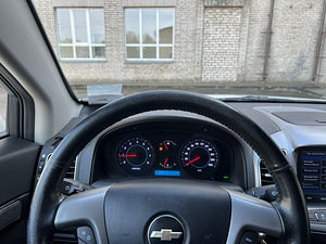 CHEVROLET CAPTIVA (9 foto / 11)