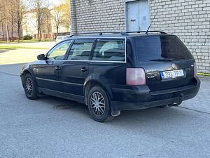 VOLKSWAGEN PASSAT VARIANT (6 foto / 10)