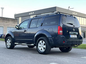 NISSAN PATHFINDER (6 фото из 10)