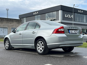 VOLVO S80 (6 foto / 11)