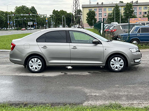 SKODA RAPID (5 foto / 10)