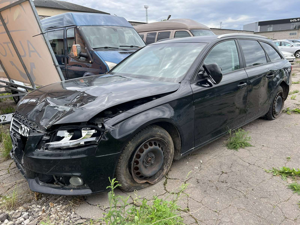AUDI A4 AVANT