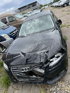 AUDI A4 AVANT (3 foto / 10)