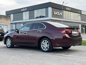 HONDA ACCORD (6 foto / 10)