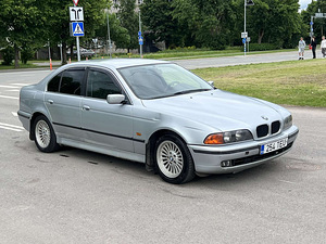 BMW 520I (2 foto / 10)