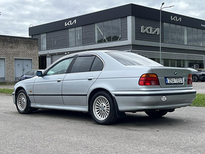 BMW 520I (6 foto / 10)