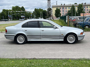 BMW 520I (5 foto / 10)