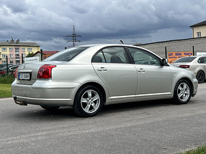 TOYOTA AVENSIS (7 foto / 10)