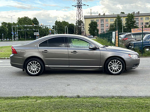 VOLVO S80 (5 фото из 10)