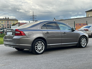 VOLVO S80 (7 фото из 10)