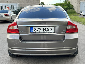 VOLVO S80 (8 фото из 10)