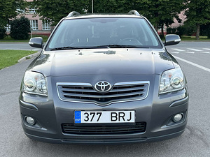 TOYOTA AVENSIS (3 фото из 11)