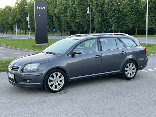 TOYOTA AVENSIS