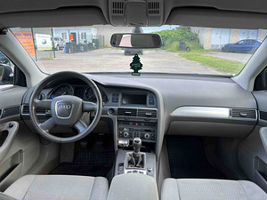 AUDI A6 (9 foto / 10)