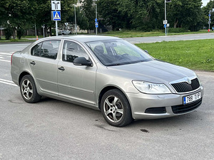 SKODA OCTAVIA (2 foto / 11)