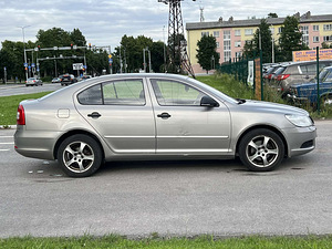 SKODA OCTAVIA (5 foto / 11)
