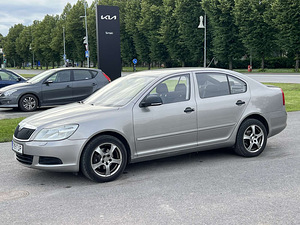 SKODA OCTAVIA (1 foto / 11)