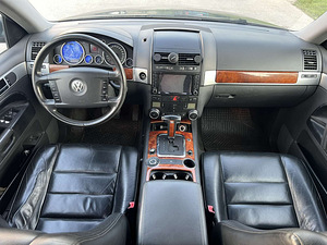 VOLKSWAGEN TOUAREG (10 foto / 11)