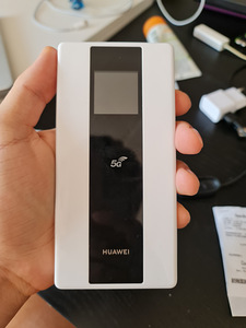 Huawei e6878-870 5g modem with battery (1 foto / 3)