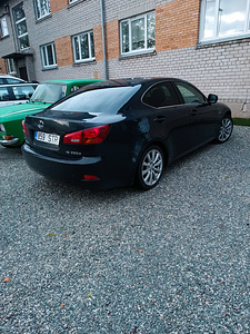 Lexus is 220d (4 фото из 11)