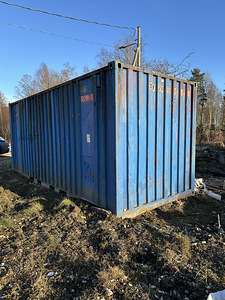 Морской контейнер с электричеством (2 фото из 3)