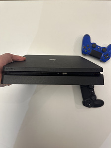 Sony PlayStation 4 Slim 500 Гб + 22 игры + 2 джойстика (2 фото из 4)