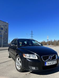 Вольво v50 2.0 дизель (1 фото из 9)