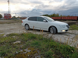 Škoda Superb 1.6td 2012 (4 foto / 7)