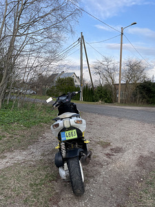 Aprilia sr50r 50cc (3 foto / 9)
