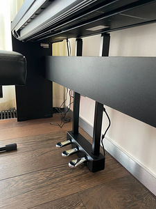 Digital Piano Yamaha P-125 (chair, bag and pedals incuded) (6 foto / 9)