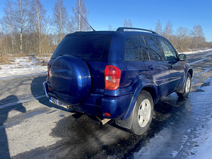 Toyota Rav4 2002 2.0 D4-D (4 foto / 10)