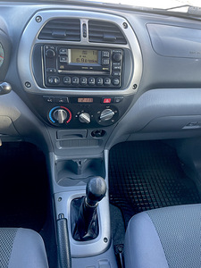 Toyota Rav4 2002 2.0 D4-D (9 foto / 10)