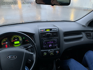 Kia Sportage 2.0 104 kW 2009 (8 foto / 9)
