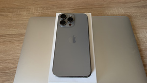 iPhone 15 Pro Max 256 (1 фото из 8)