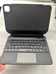 Magnetic Suspension Keyboard Case (1 foto / 3)