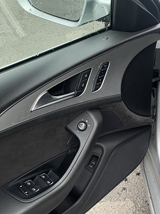AUDI A6 LIMOUSINE (15 foto / 15)