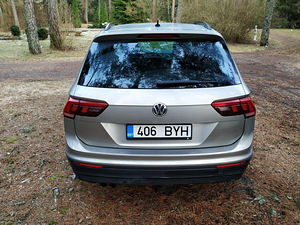 Volkswagen Tiguan Comfortline 180H DSG 4M N1 2.0 132kW (12 foto / 15)