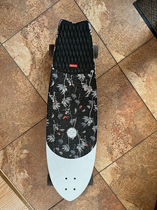 Longboard Globe Chromantic 9.5 (5 foto / 5)