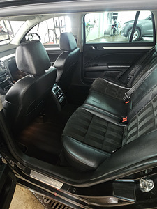 Škoda SuperB 2010 (4 фото из 5)