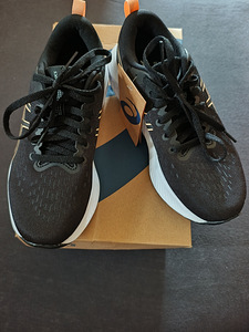 Новые кроссовки Asics, размер 37 (5 фото из 6)