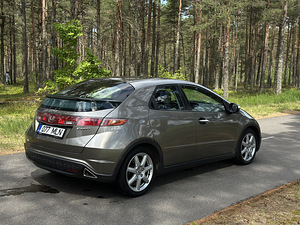 Honda Civic 1,8b 2008 (4 foto / 6)