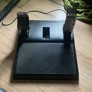 Thrustmaster t300rs (3 foto / 3)
