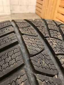 Зимние шины Pirelli Sottozero 235/45R17 (6 фото из 6)