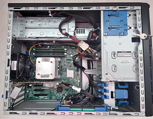 HPE ProLiant ML30 Generation9 + kaks toiteplokki (3 foto / 6)