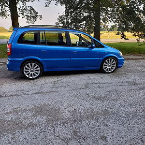 Opel zafira a OPC (5 foto / 11)