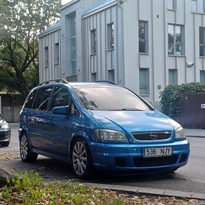 Opel zafira a OPC (6 foto / 11)