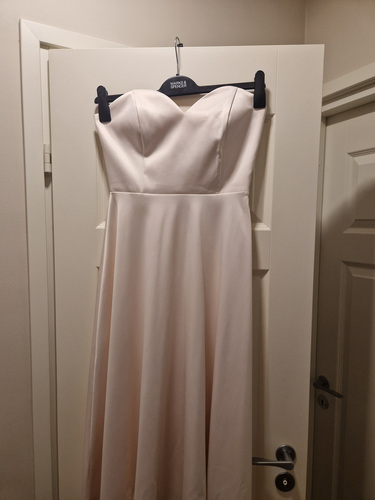 Elegantne kleit